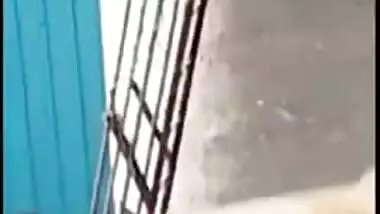 Indian lovers caught making out outdoor in backyard in Desi mms video