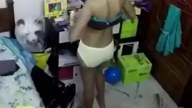 Pretty Desi girlfriend is caught nude by XXX camera in the bedroom