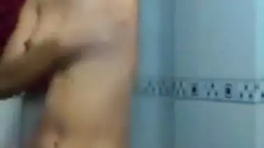 Desi 20y old college gal need 14inch cock satsfy horny pussy