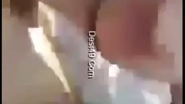 Local guy caught on Desi mms video of village lovers caught fucking outdoor