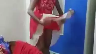Indian chick washes XXX body and then gets dressed hiding sex parts