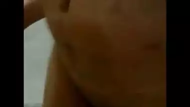 Desi bhabhi posing for hubby & shows pussy & asshole closeup with mehndi hands