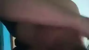 Hot MMS video of amateur Desi couple that has a XXX quickie close-up