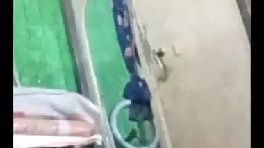 Chubby Bengali unmarried girl fingering viral video