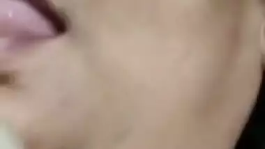 Desi wife exposes XXX sized breasts on camera in MMS homemade porn