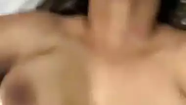 Sex with moans by horny Indian girlfriend MMS