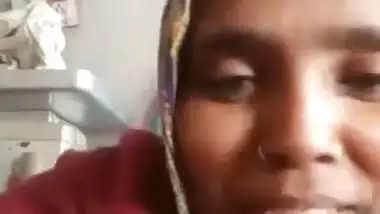 Village Desi girl shows her boobs in video call with her XXX boyfriend