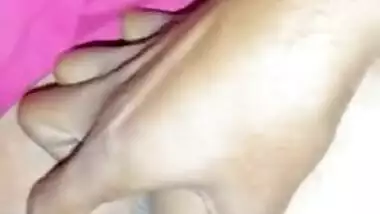 Naughty Indian XXX husband fingering his wife’s tight ass hole MMS