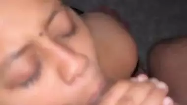 Desi nude lady gives a handjob to taste the man’s cum