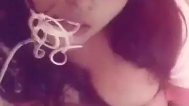 Plump Desi girl with sultry XXX eyes masturbates her muff with a pen
