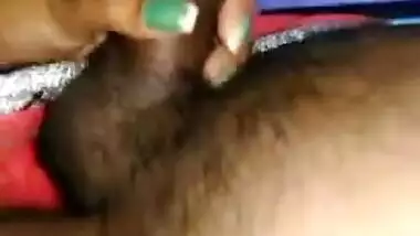 Tamil girl uma sucks her bf cock & takes cum in her mouth