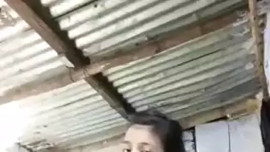 Guys pay money to make the Desi village teen's XXX video into MMS