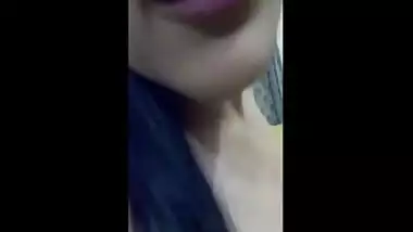 Sexy Indian babe records her Sexy Selfie for lover