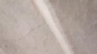 Big tits desi bhabhi shower video filmed by neighbor in open