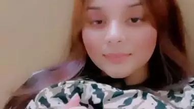 Pakistani girlfriend big boobs showing viral selfie