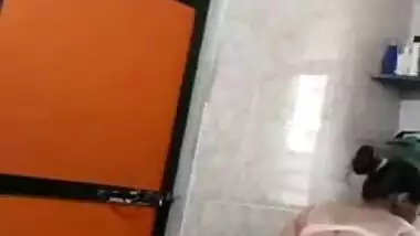 Exclusive-sexy Srilankan Girl Strip Her Cloths And Showing Her Boobs And Pussy