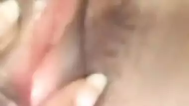 Cute Indian XXX teen showing her sweet boobs and pussy on cam