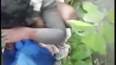Desi mms - Slut wife getting caught cheating with older neighbour outdoor