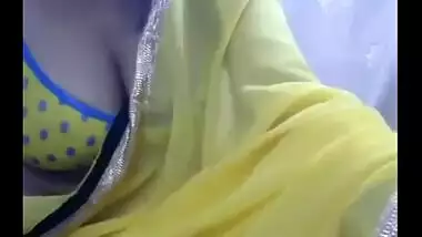 Hawt Indian large milk cans mother i'd like to fuck bhabhi in saree teases and seduces