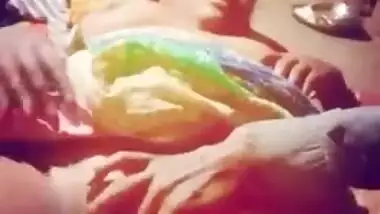 Chunky village MILF plays with her Desi pussy in amateur XXX porn