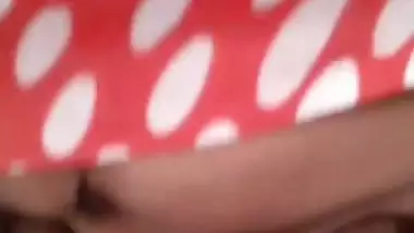 A Karachi lady sucks a dick in the office in Pakistani sex