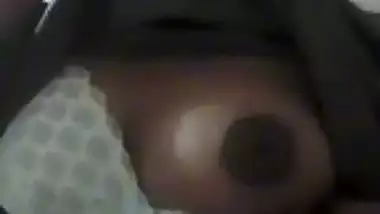 Horny girl shows boobs on video call to lover viral MMS