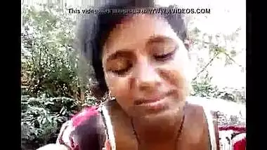 Bihari kaamwali ko sweeper ne gaon ke khet mai choda