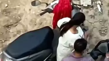 Man pays a whore and fucks outdoors in Indian xxx MMS