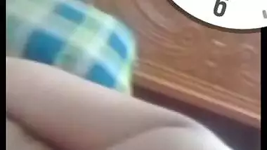 Mast boobs and pussy showing wife on video call