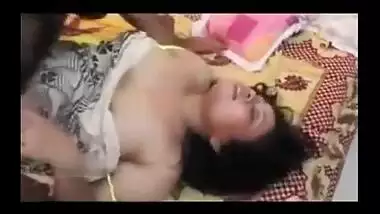 Horny Indian housewife screwed by unsightly old in b-grade episode