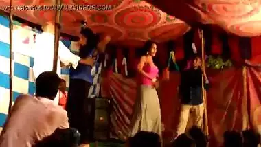 Telugu Hijra Showing Boobs On Stage