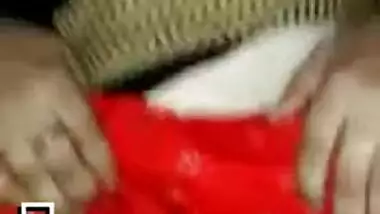 Girl with Desi features pulls XXX skirt up so man can have sex with her