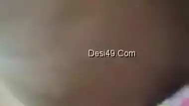 Naked Desi bombshell gently massages her XXX vagina in the bedroom