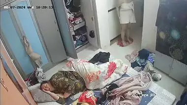 Tanker bhabhi dress change after nude bath