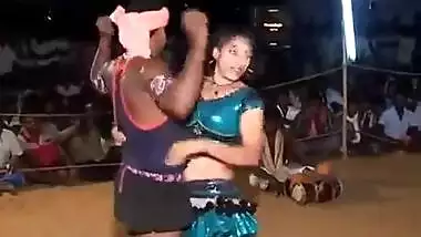 Hot Tamil record dance of a sexy teen chick