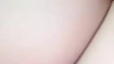 Chubby Desi XXX bitch getting her fat pussy fingered on live cam